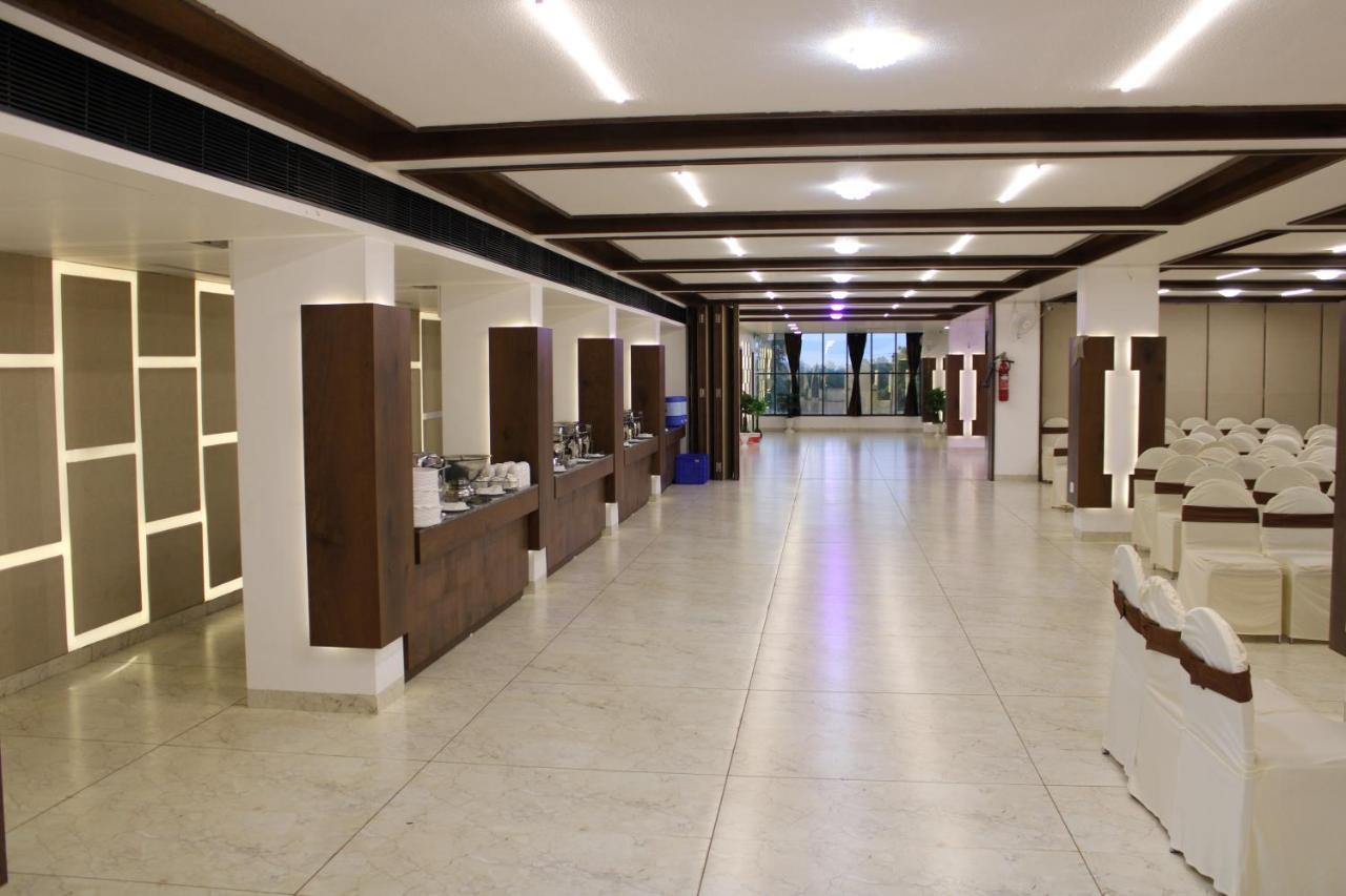 Hotel The Grand Piano - Best Business Hotel In Patan Esterno foto