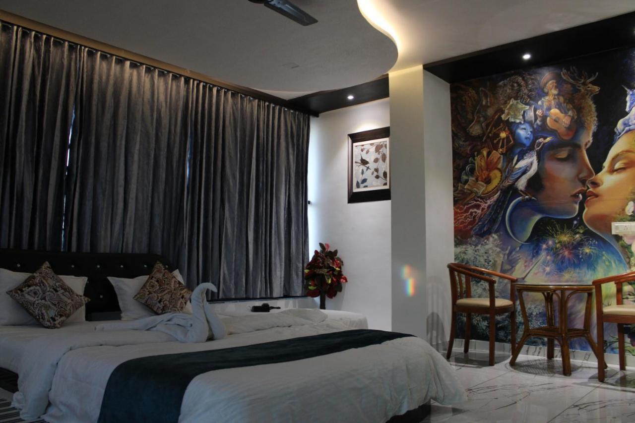 Hotel The Grand Piano - Best Business Hotel In Patan Esterno foto