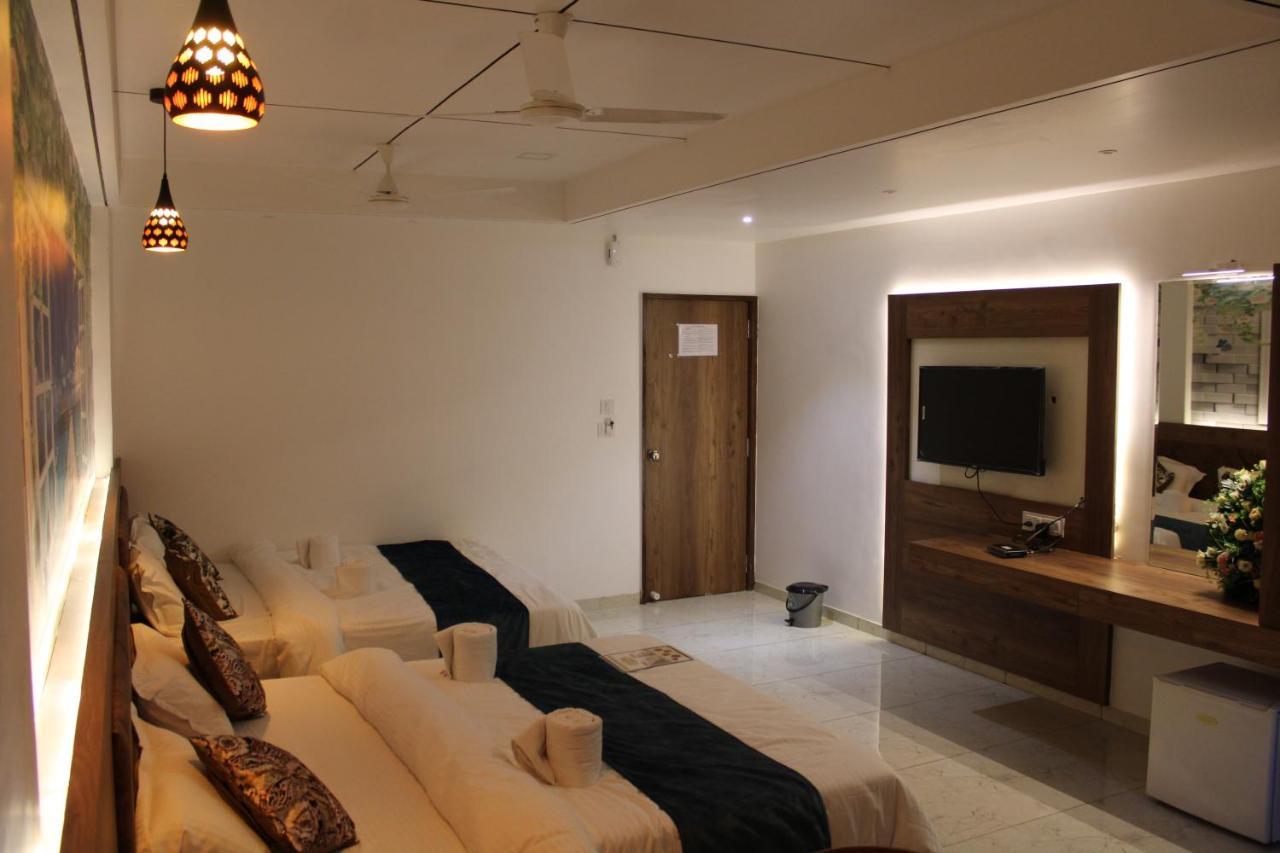 Hotel The Grand Piano - Best Business Hotel In Patan Esterno foto