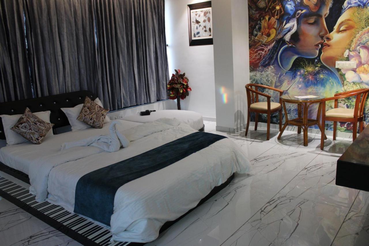 Hotel The Grand Piano - Best Business Hotel In Patan Esterno foto