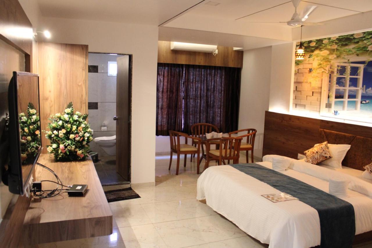 Hotel The Grand Piano - Best Business Hotel In Patan Esterno foto