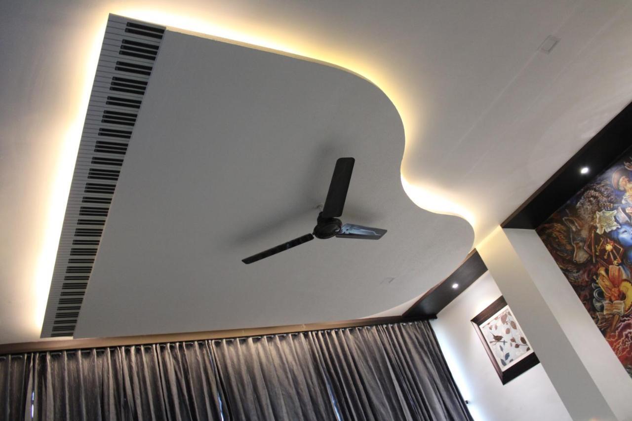 Hotel The Grand Piano - Best Business Hotel In Patan Esterno foto