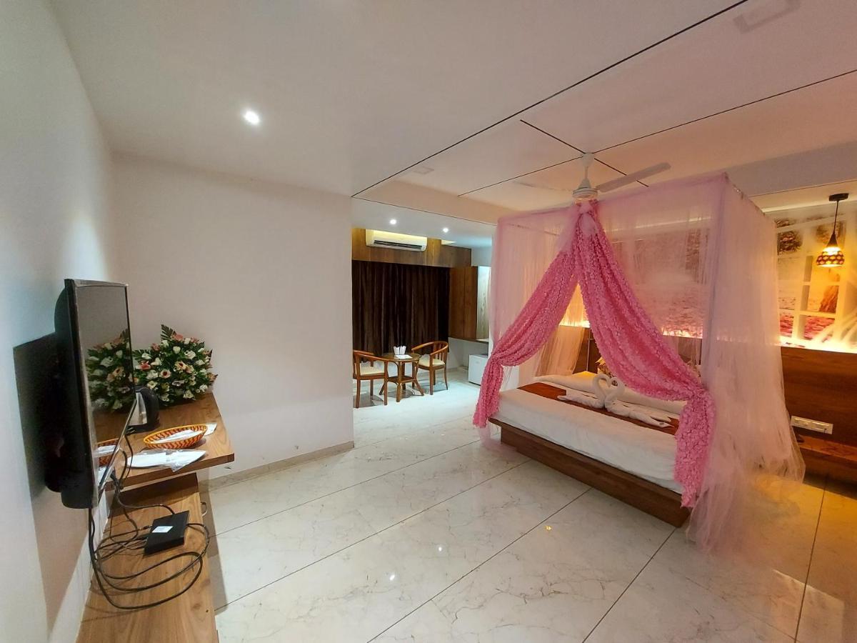 Hotel The Grand Piano - Best Business Hotel In Patan Esterno foto