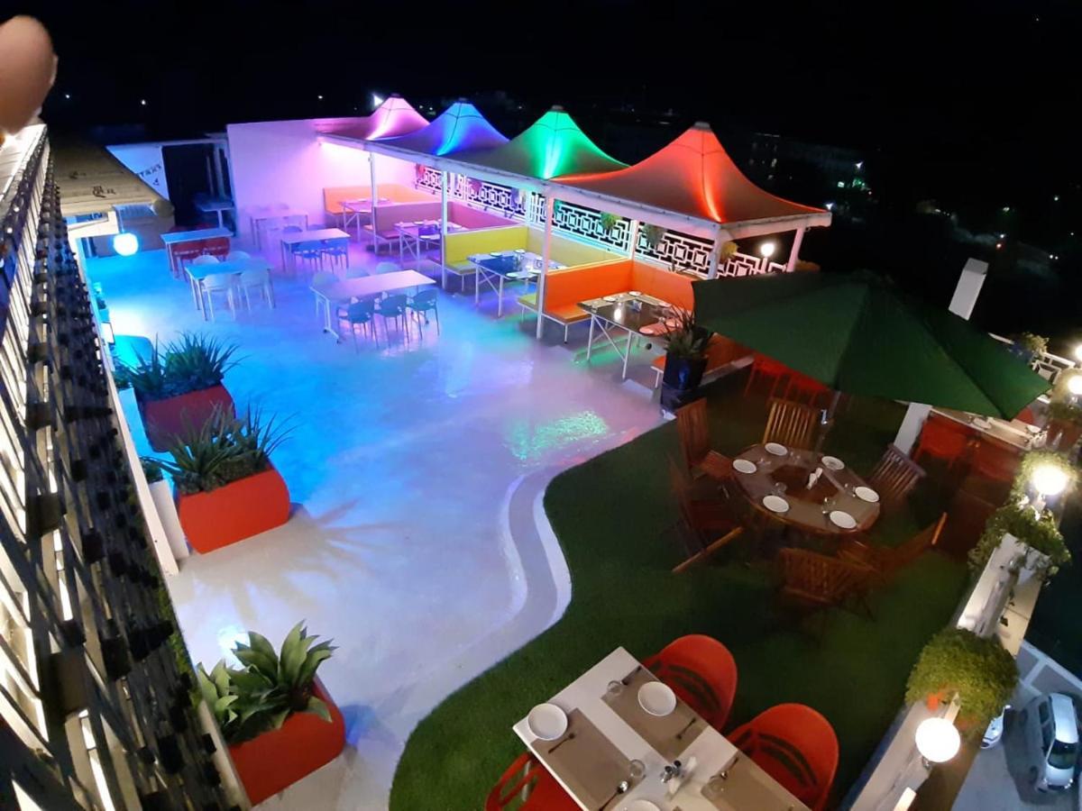 Hotel The Grand Piano - Best Business Hotel In Patan Esterno foto